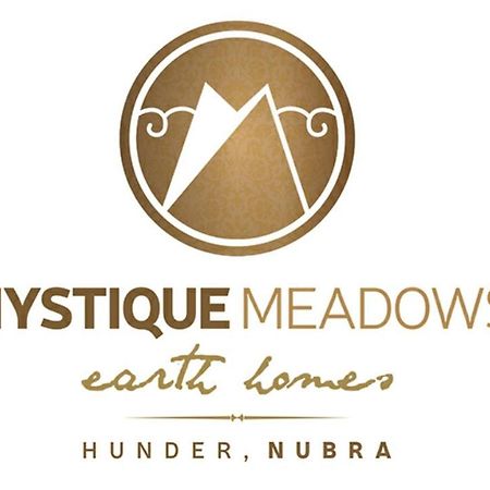 Hundar Mystique Meadows Earth Homes מראה חיצוני תמונה